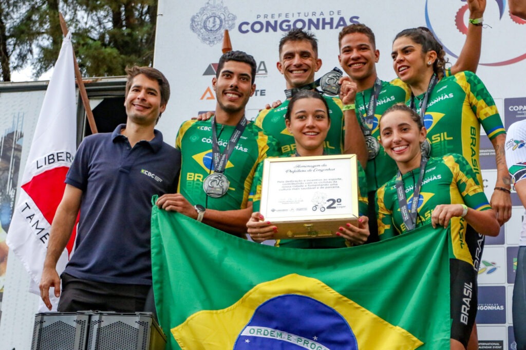 Seleção Brasileira ficou com a prata na abertura do Panamericano na cidade mineira de Congonhas - Divulgação CBC
